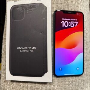 Unlocked Apple iPhone 11 Pro Max 64gb & black apple Leather Folio Case